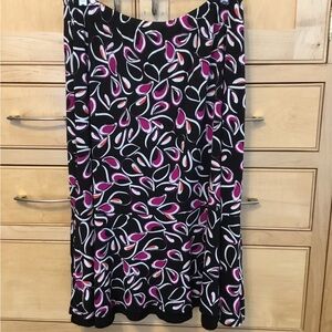 REVERSIBLE SKIRT!! Size Med. solid, black/maroon, white and black print. NWOT